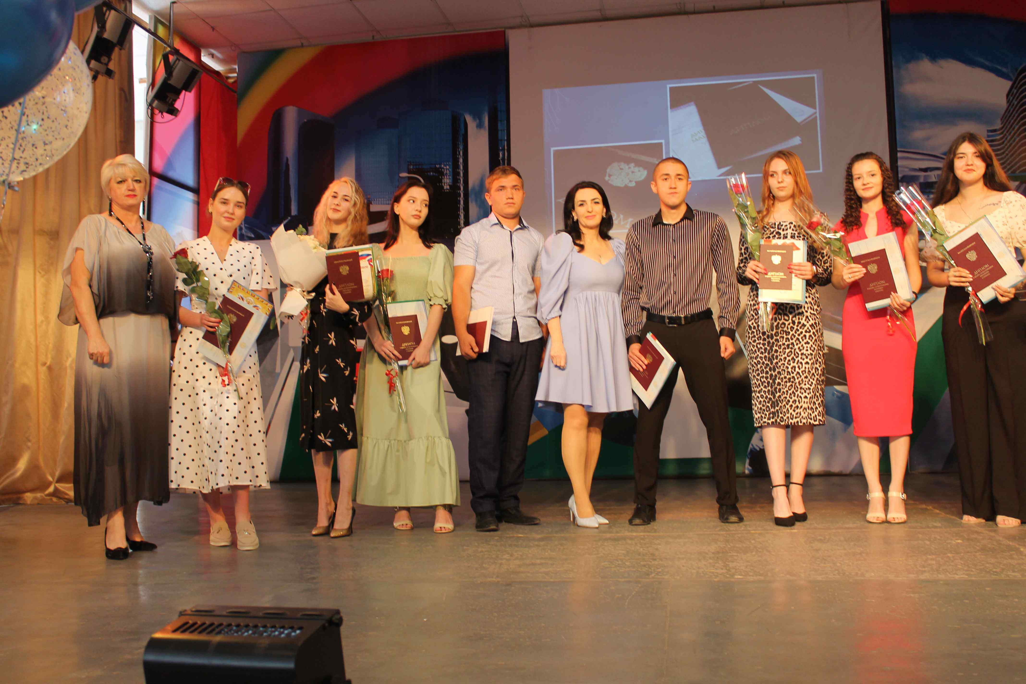 Торжественное вручение дипломов в Астраханском автомобильно-дорожном колледже